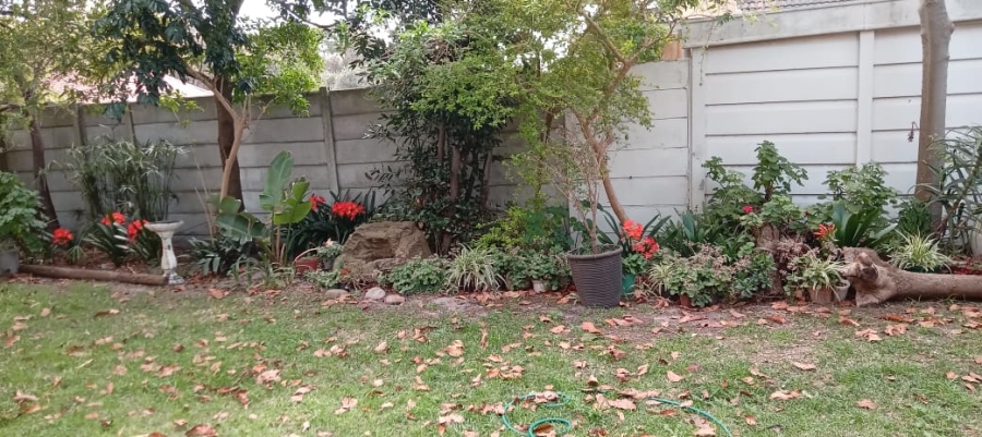 6 Bedroom Property for Sale in Rondebosch East Western Cape